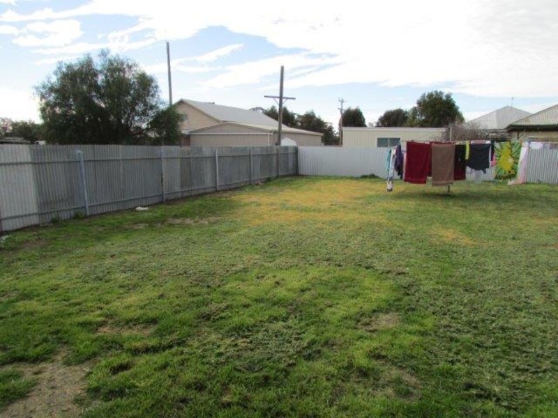 19 Devereux Street, Warracknabeal VIC 3393