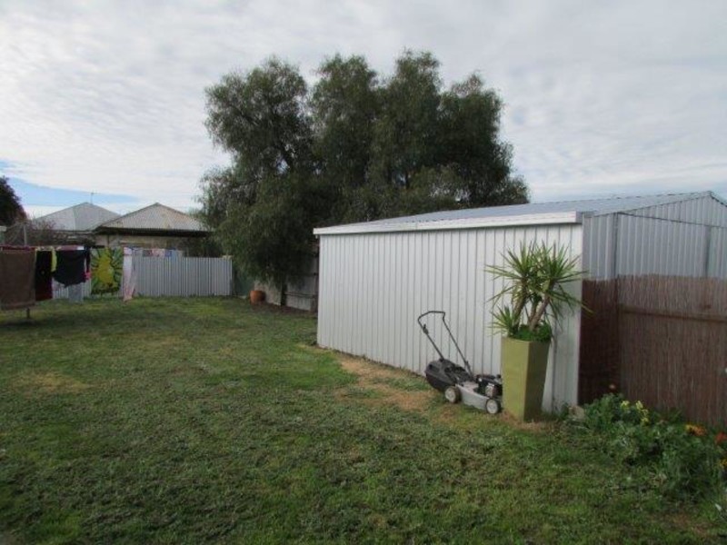 19 Devereux Street, Warracknabeal VIC 3393