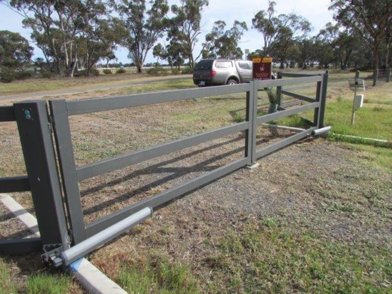 53 Government Road, Warracknabeal VIC 3393