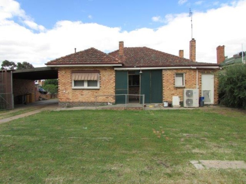 8 Jamouneau Street, Warracknabeal VIC 3393