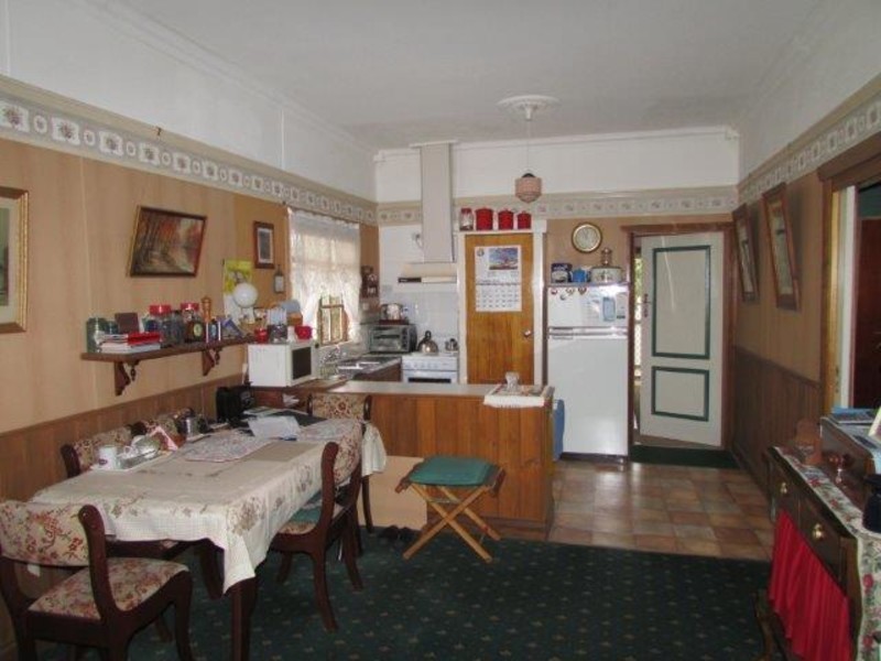 75 Molyneaux Street, Warracknabeal VIC 3393