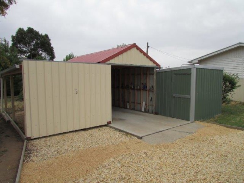 75 Molyneaux Street, Warracknabeal VIC 3393