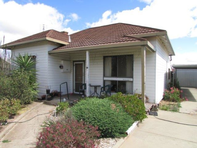 18 Tarrant Street, Warracknabeal VIC 3393