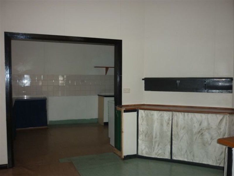 71-73 Woods, Donald VIC 3480