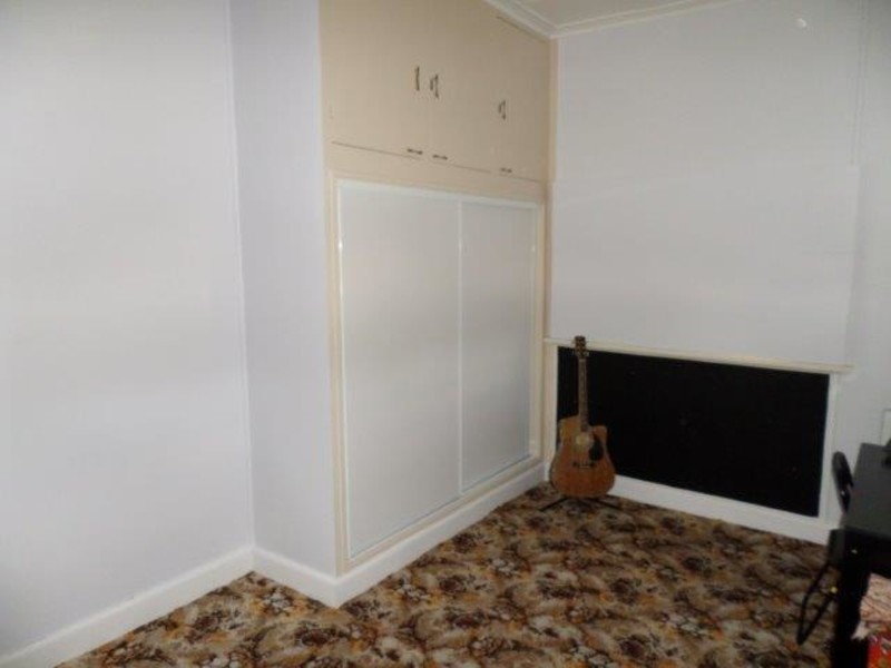 8 Molyneaux Street, Warracknabeal VIC 3393