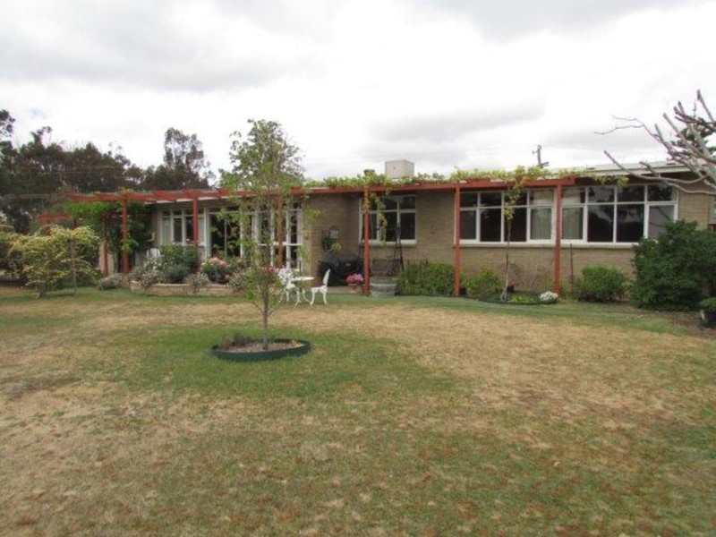 17 Camp Street, Donald VIC 3480