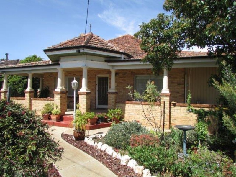32 Broadway, Jeparit VIC 3423