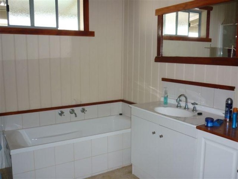 203 Woods Street, Donald VIC 3480