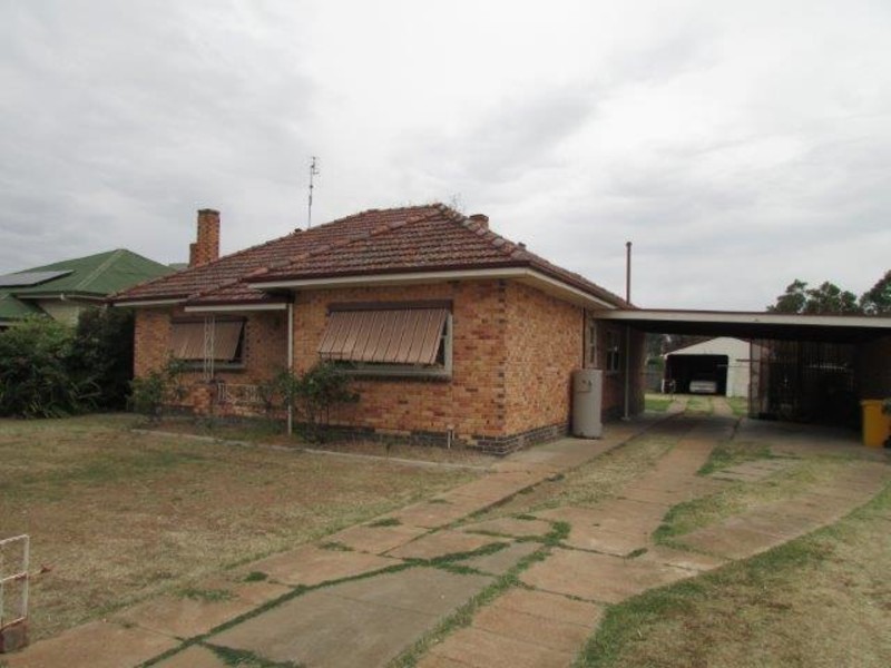 8 Jamouneau Street, Warracknabeal VIC 3393