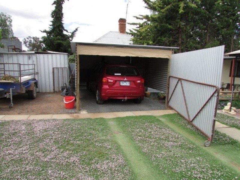 38 Deakin Street, Beulah VIC 3395