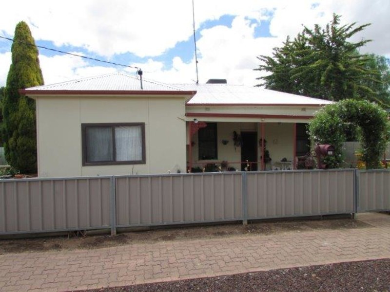 38 Deakin Street, Beulah VIC 3395