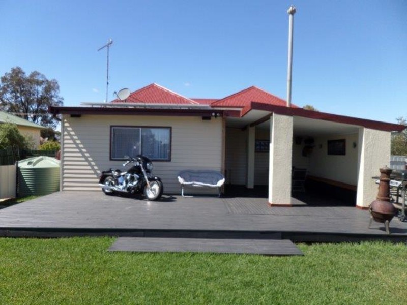 8 Wood Street, Warracknabeal VIC 3393