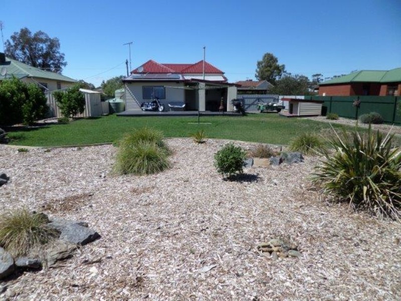 8 Wood Street, Warracknabeal VIC 3393