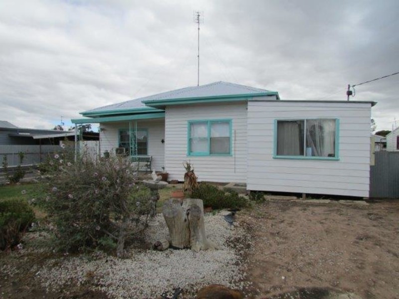 17A Arnold Street, Warracknabeal VIC 3393