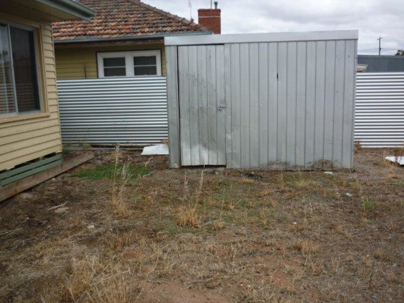 82 Jamouneau Street, Warracknabeal VIC 3393