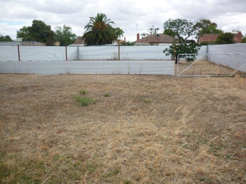 82 Jamouneau Street, Warracknabeal VIC 3393