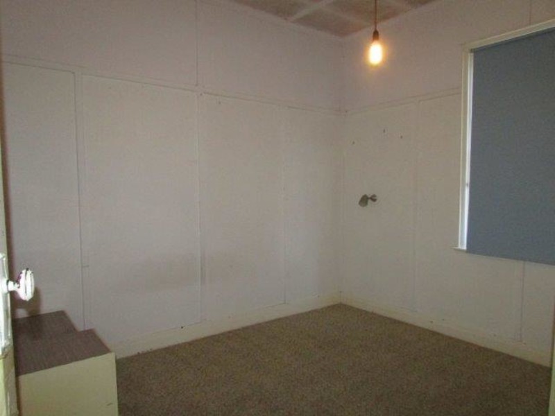 83 Jamouneau Street, Warracknabeal VIC 3393