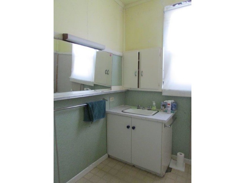 83 Jamouneau Street, Warracknabeal VIC 3393