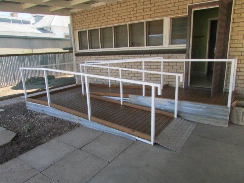 83 Jamouneau Street, Warracknabeal VIC 3393