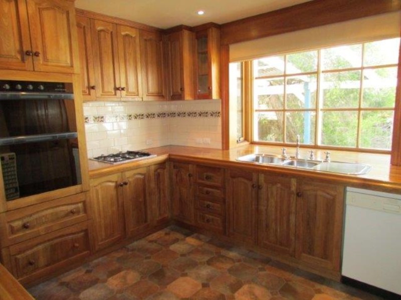 57 Lyle Street, Warracknabeal VIC 3393