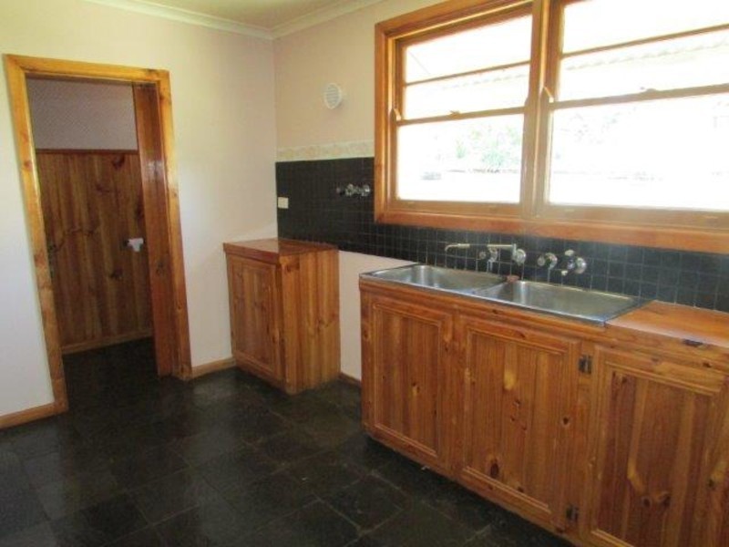 57 Lyle Street, Warracknabeal VIC 3393