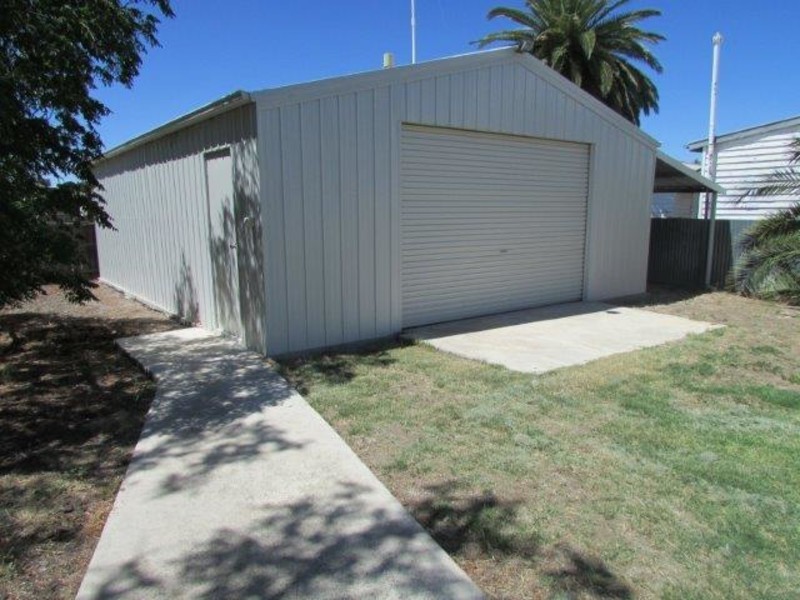 57 Lyle Street, Warracknabeal VIC 3393