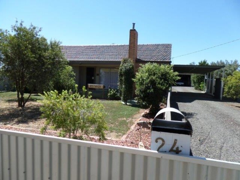 24 Dimboola Road, Warracknabeal VIC 3393