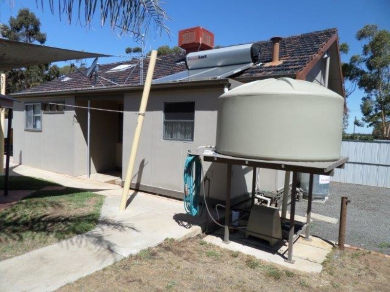 24 Dimboola Road, Warracknabeal VIC 3393