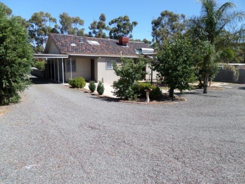 24 Dimboola Road, Warracknabeal VIC 3393