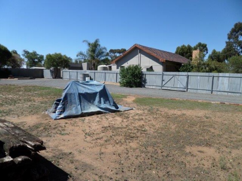 24 Dimboola Road, Warracknabeal VIC 3393