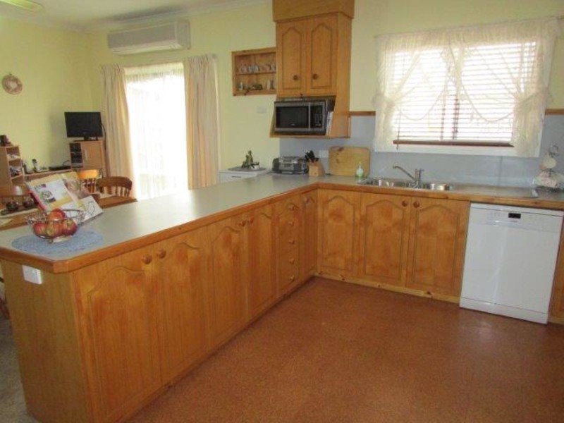 20 Milbourne Street, Warracknabeal VIC 3393