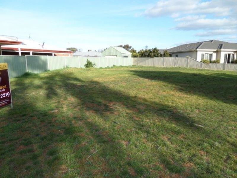 7 Athol Court, Donald VIC 3480