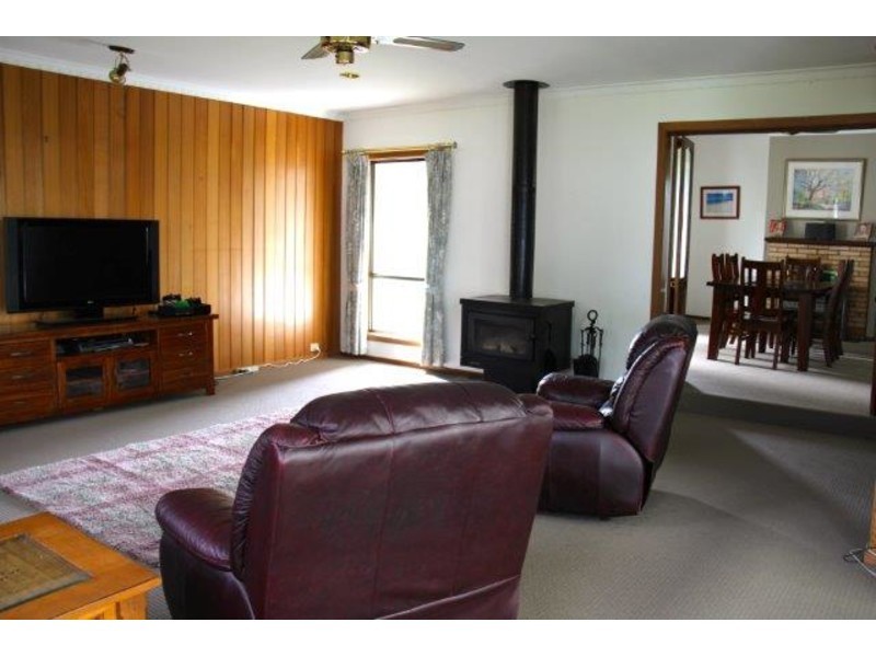6 Hewitt Street, Warracknabeal VIC 3393