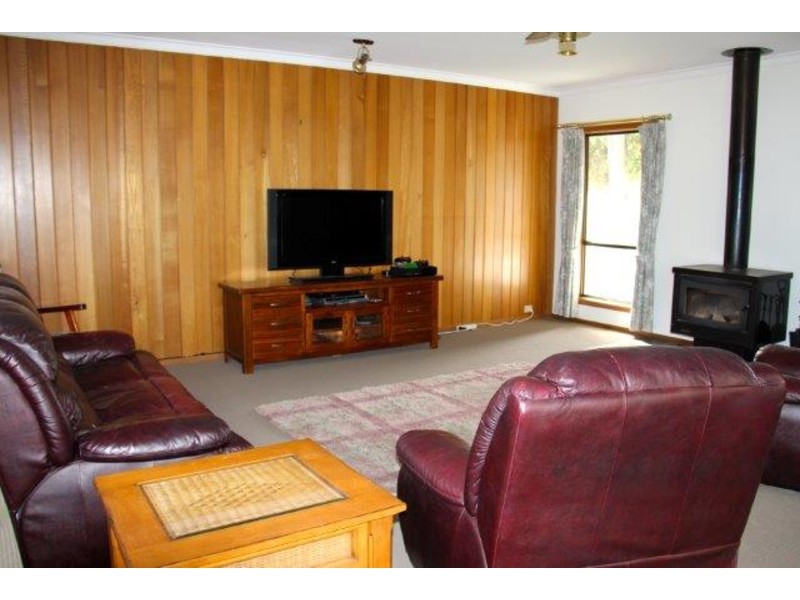 6 Hewitt Street, Warracknabeal VIC 3393