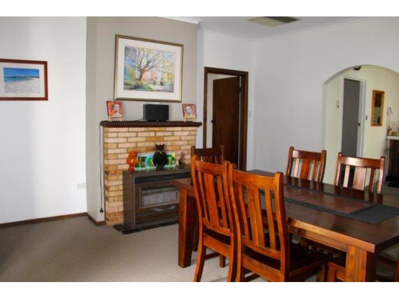 6 Hewitt Street, Warracknabeal VIC 3393