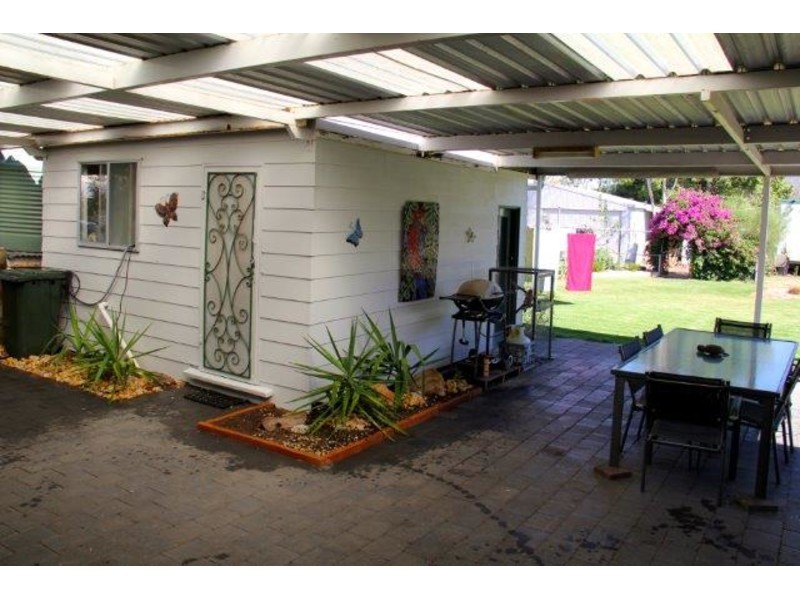 6 Hewitt Street, Warracknabeal VIC 3393