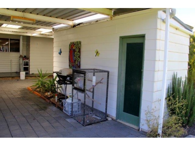 6 Hewitt Street, Warracknabeal VIC 3393
