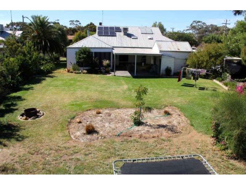 6 Hewitt Street, Warracknabeal VIC 3393