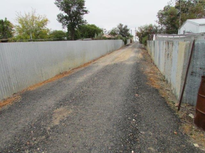 73 Lyle Street, Warracknabeal VIC 3393