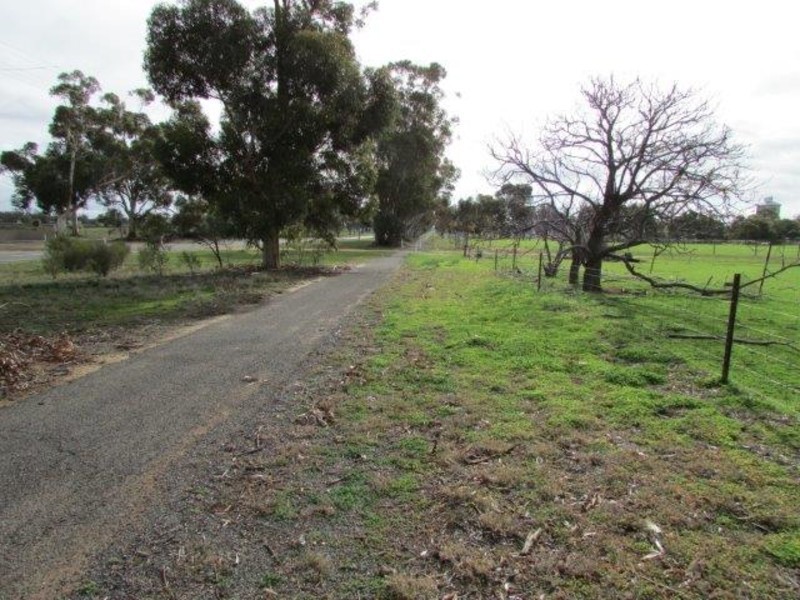 112-128 Camp Street, Watchem VIC 3482