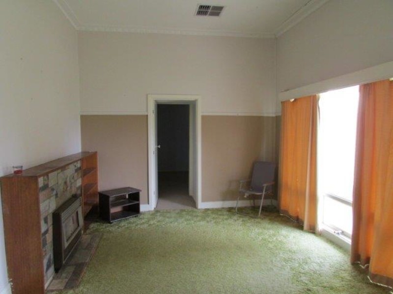 46 Henty Highway, Warracknabeal VIC 3393