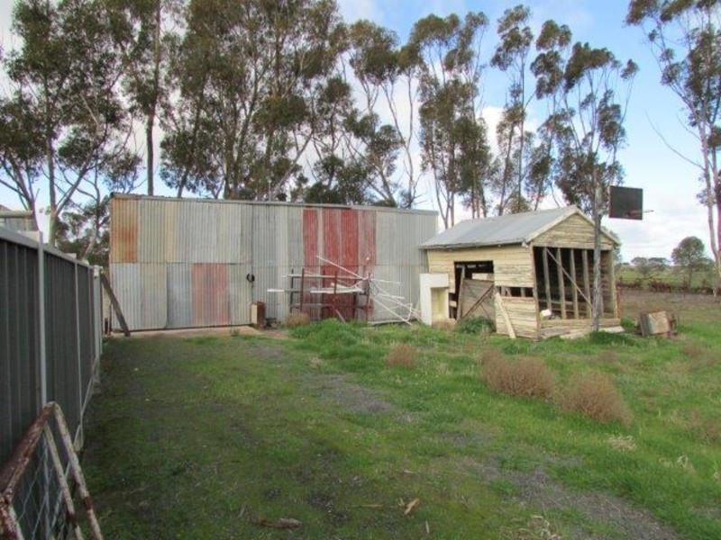 46 Henty Highway, Warracknabeal VIC 3393