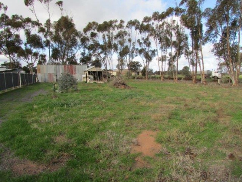 46 Henty Highway, Warracknabeal VIC 3393