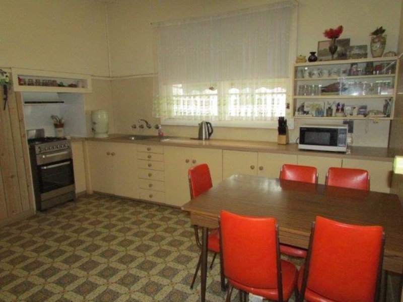 6 Alamein Avenue, Warracknabeal VIC 3393