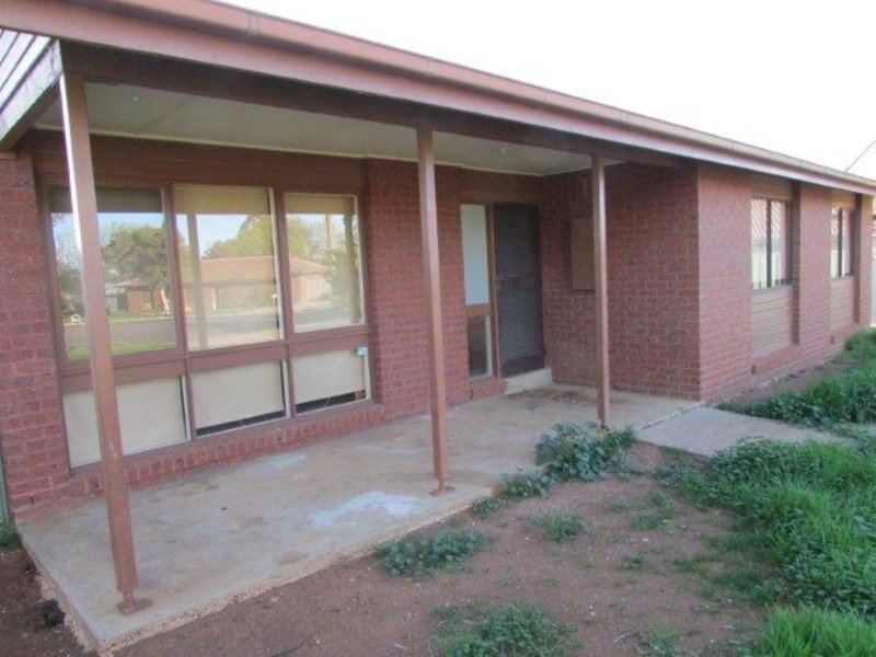 11 Ray Court, Donald VIC 3480