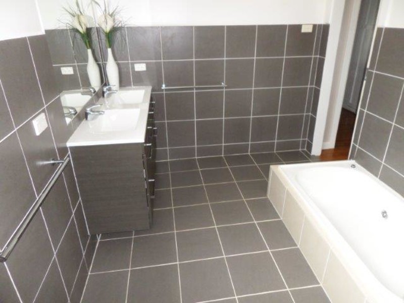 21 Cave Street, Donald VIC 3480