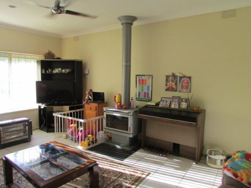 14 Upper Roy Street, Jeparit VIC 3423