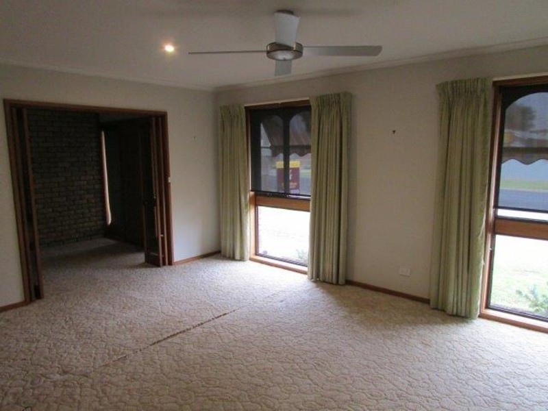 10 Campbell Street, Donald VIC 3480