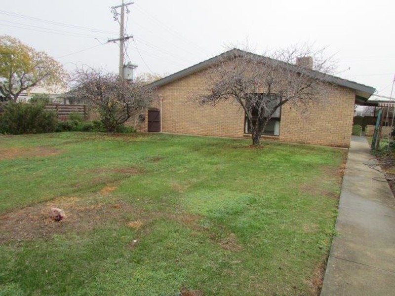 10 Campbell Street, Donald VIC 3480
