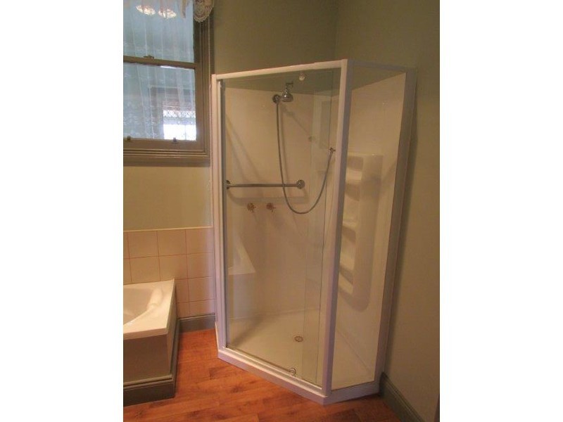 4 Milbourne Street, Warracknabeal VIC 3393